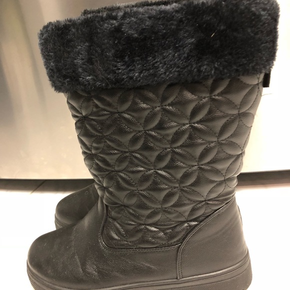 🎉SALE🎉Black Boots with Faux Fur - Picture 3 of 8